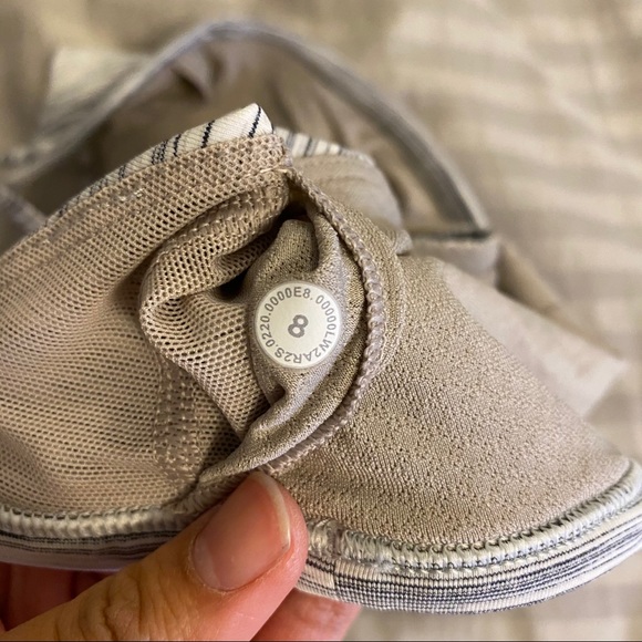 lululemon Free to Be Zen bra, size 8 - Picture 6 of 6